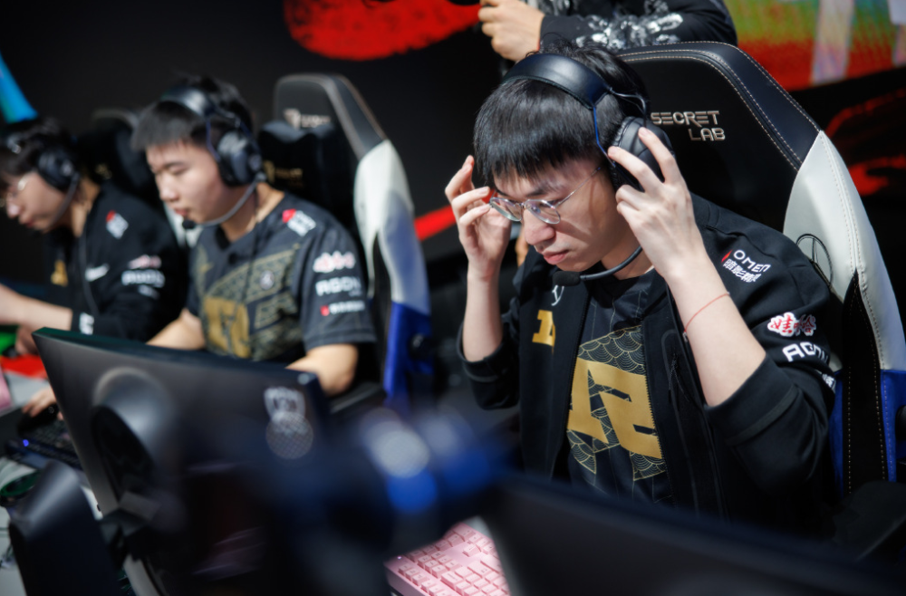 RNG血洗KT，Scout开启传奇时刻焦点之战入围赛，点燃全场激情
