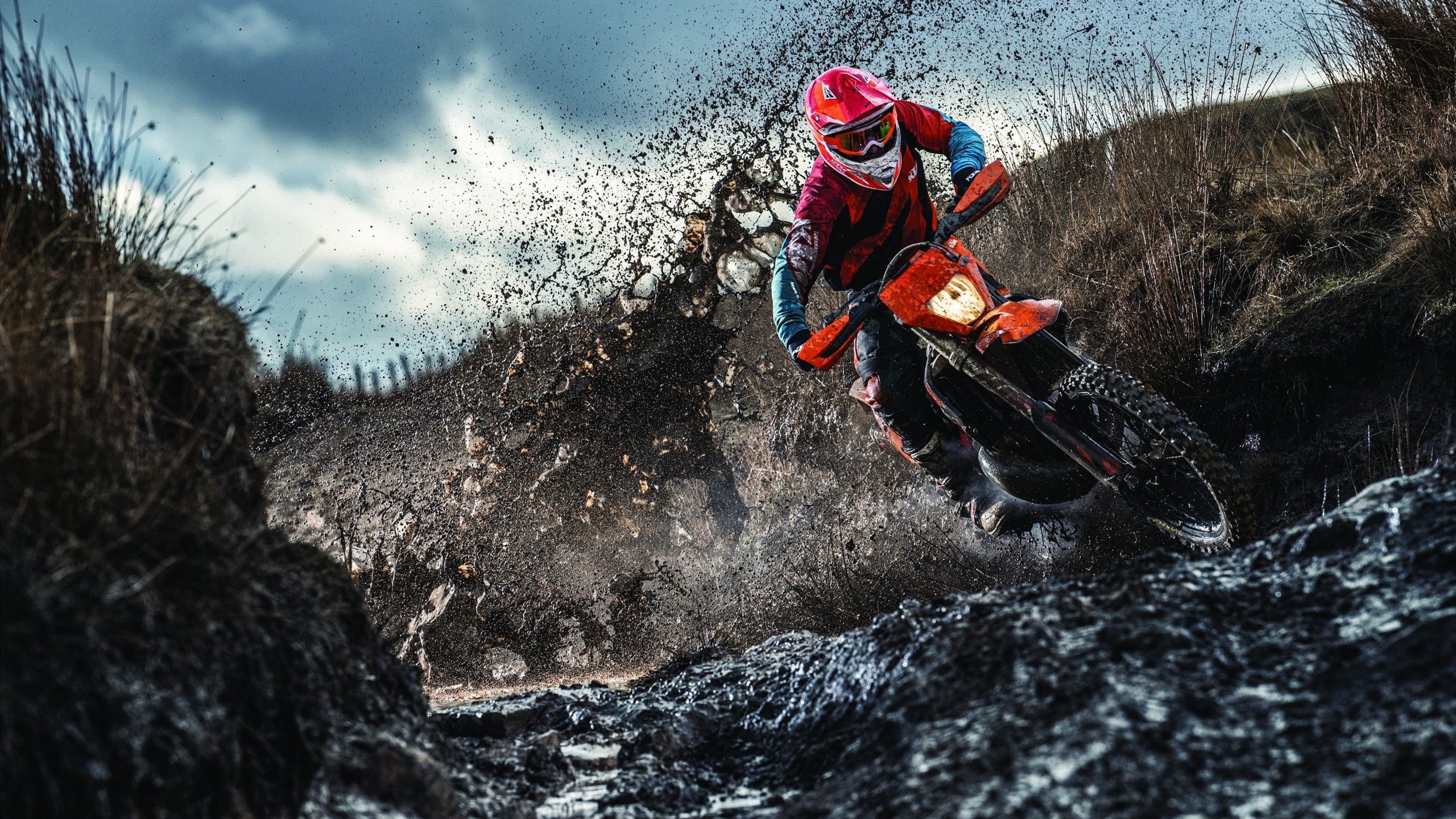 波斯铁骑鏖战亚平宁雄鹰，奥斯梅恩一剑封喉背后的足球寓言